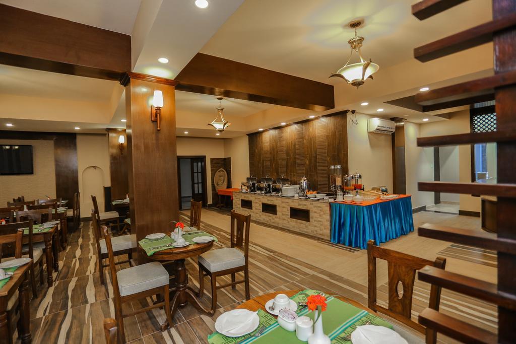 Da Yatra Courtyard Hotel Покхара Екстер'єр фото