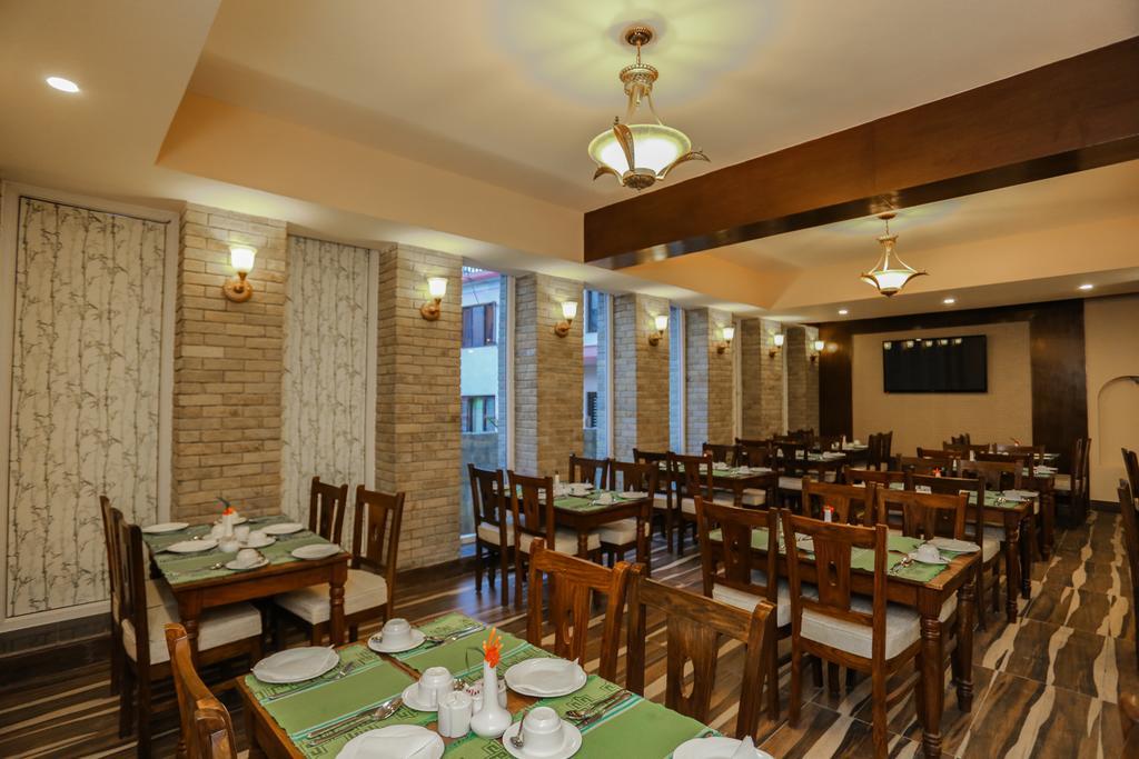 Da Yatra Courtyard Hotel Покхара Екстер'єр фото
