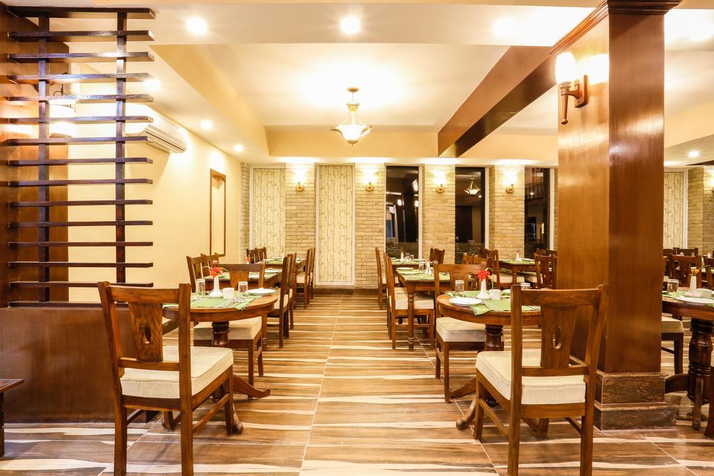 Da Yatra Courtyard Hotel Покхара Екстер'єр фото