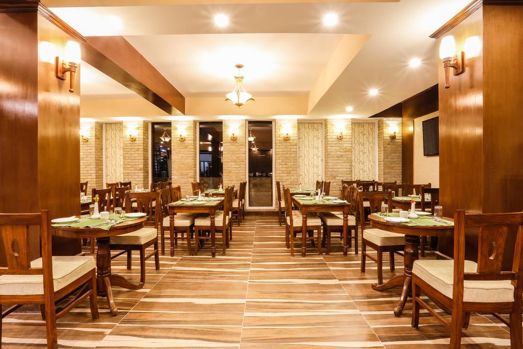 Da Yatra Courtyard Hotel Покхара Екстер'єр фото