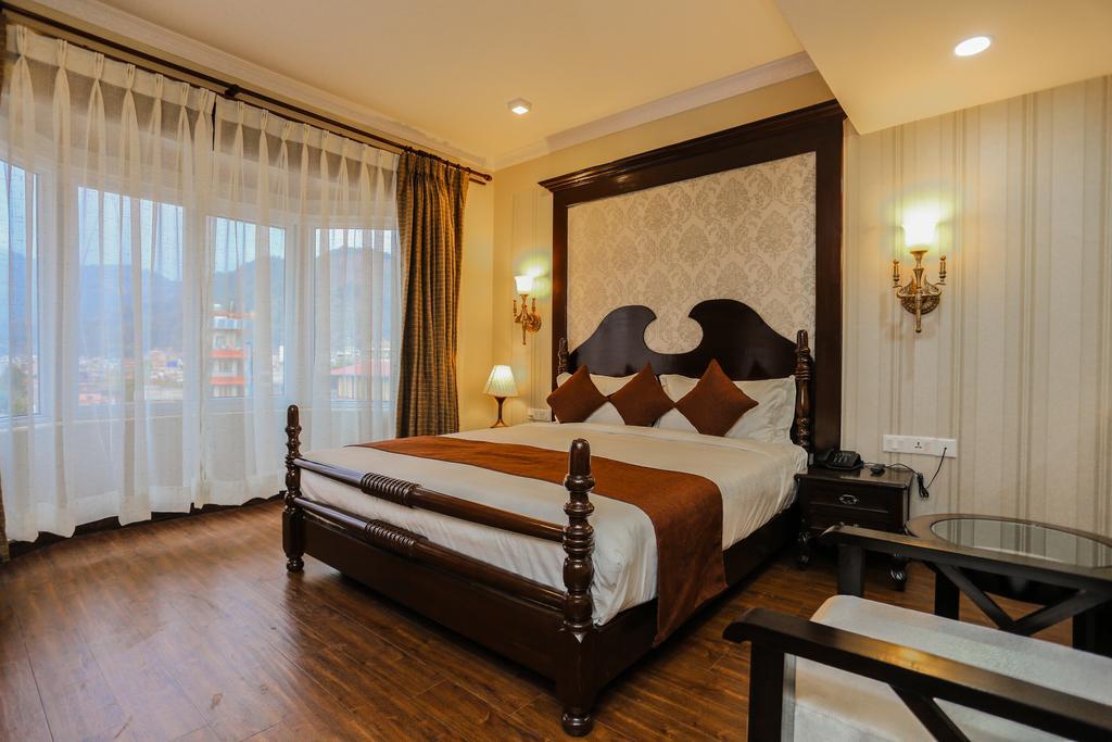 Da Yatra Courtyard Hotel Покхара Екстер'єр фото