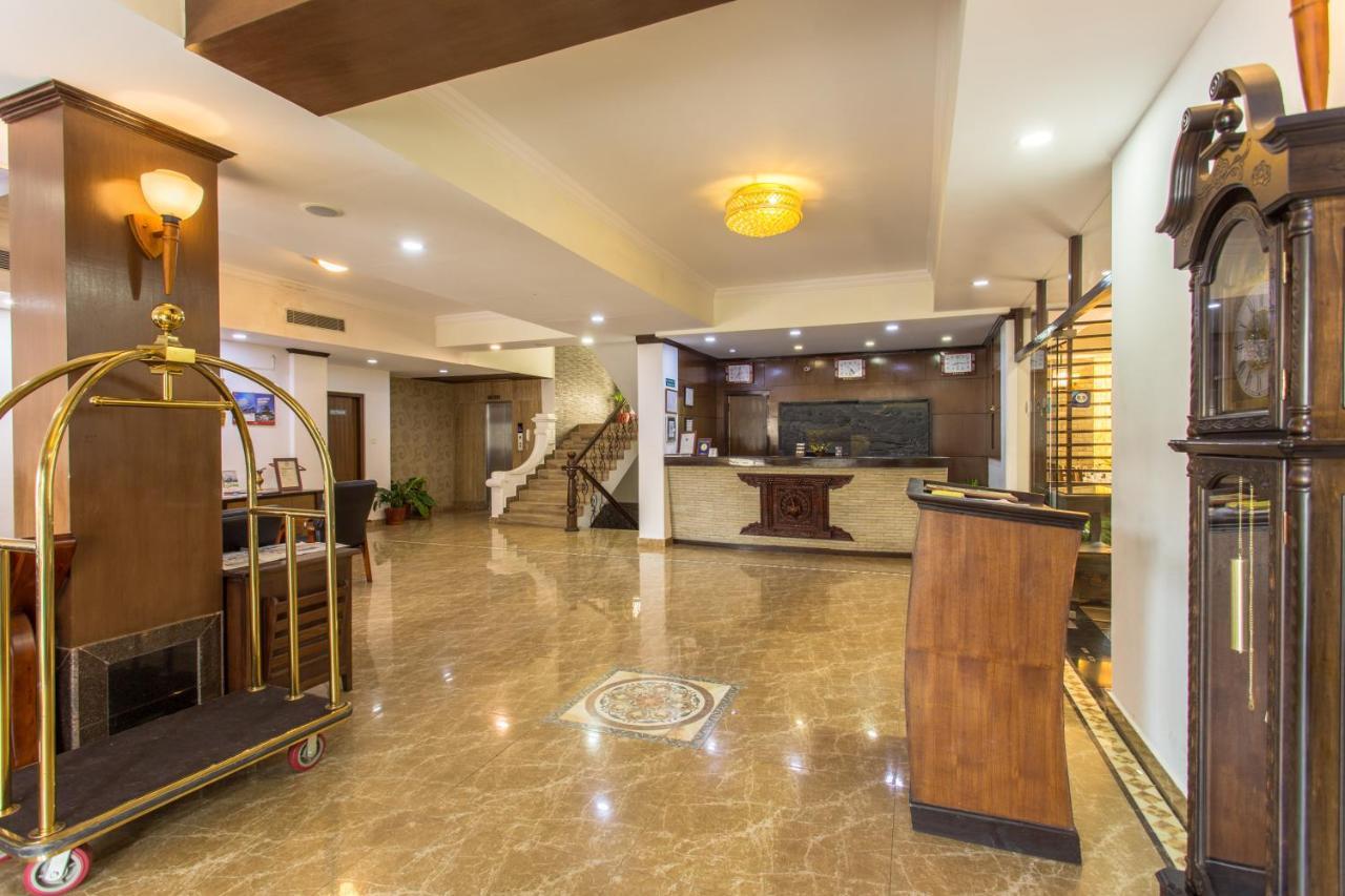Da Yatra Courtyard Hotel Покхара Екстер'єр фото