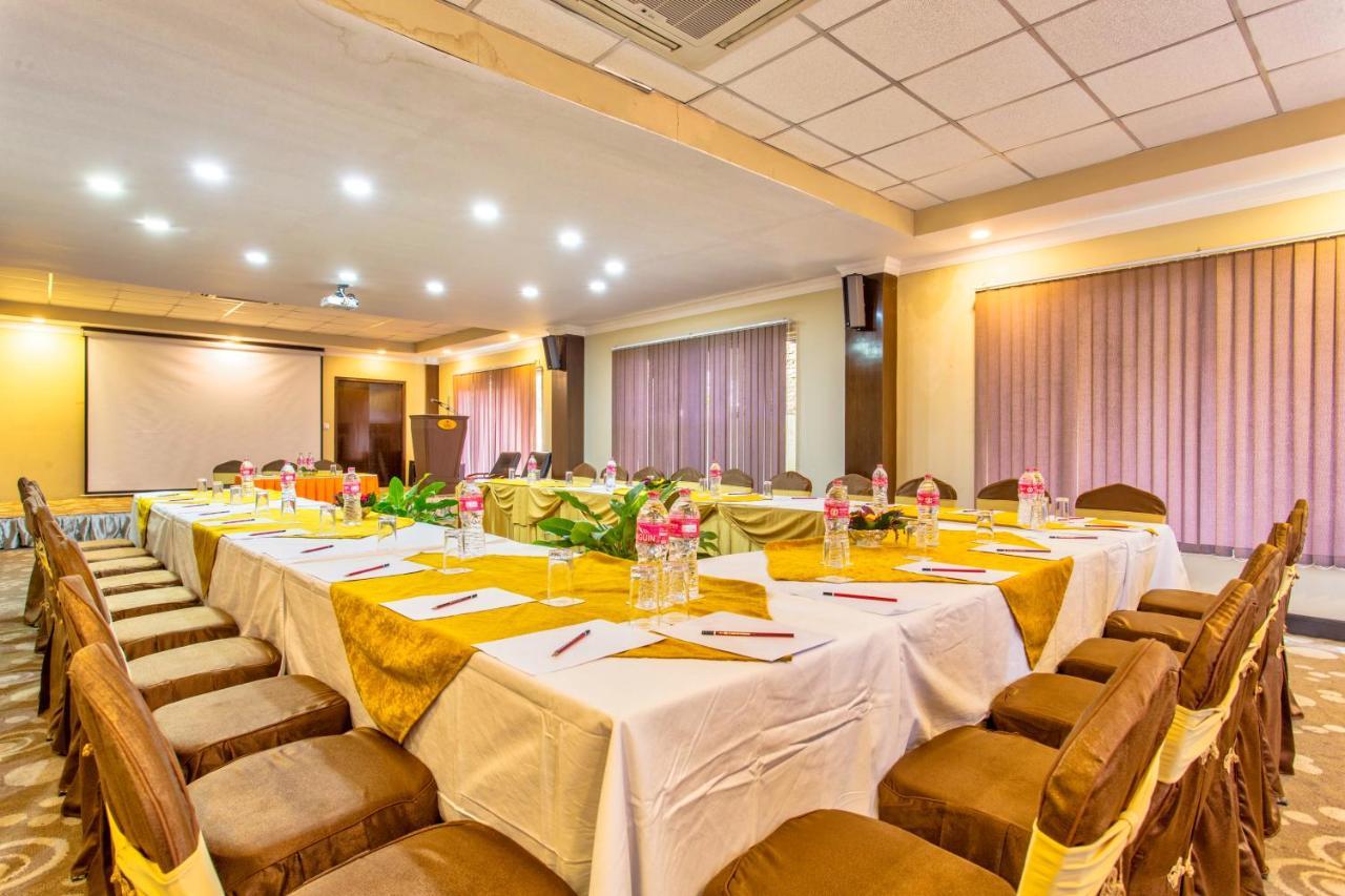 Da Yatra Courtyard Hotel Покхара Екстер'єр фото