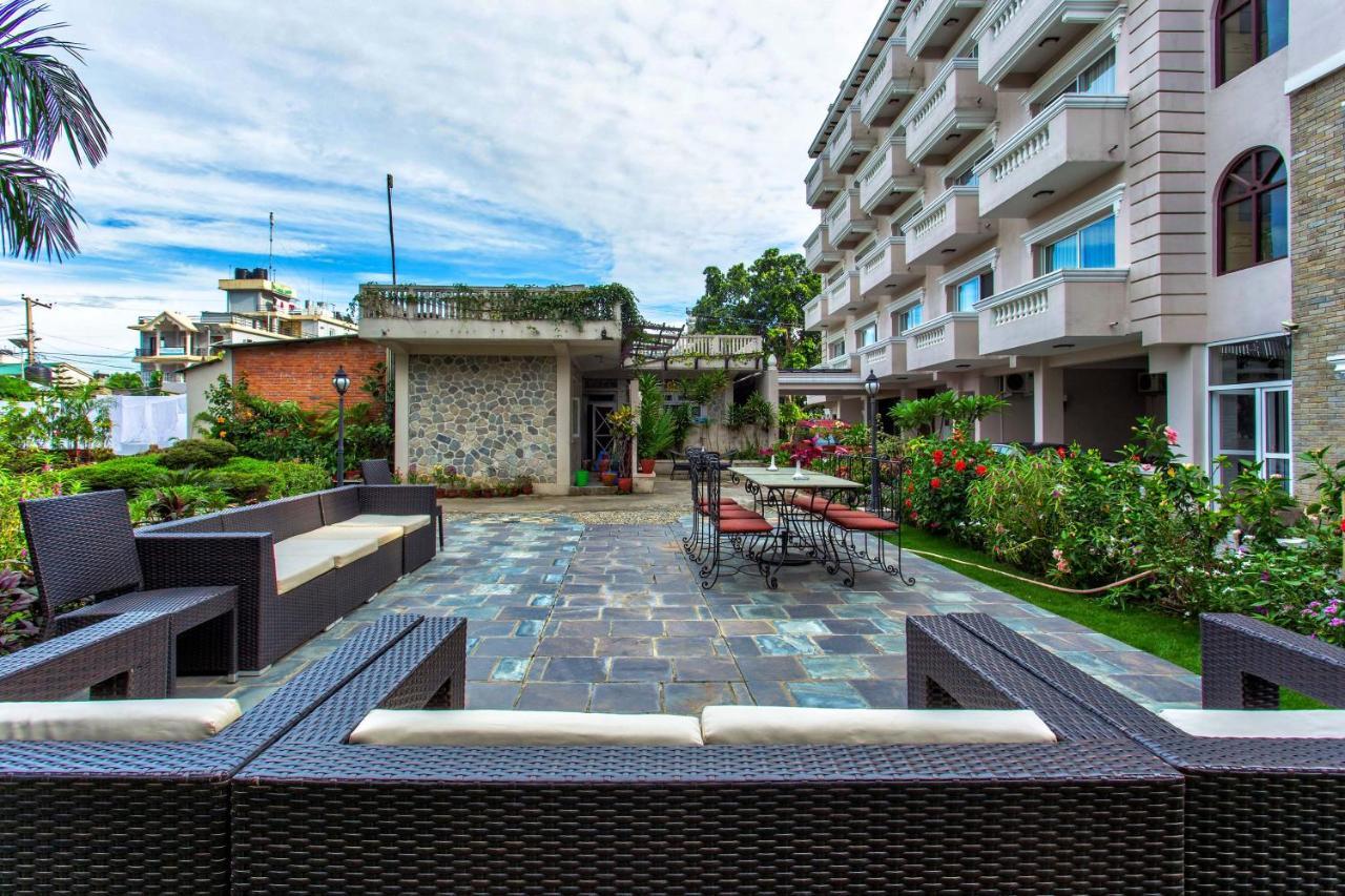 Da Yatra Courtyard Hotel Покхара Екстер'єр фото