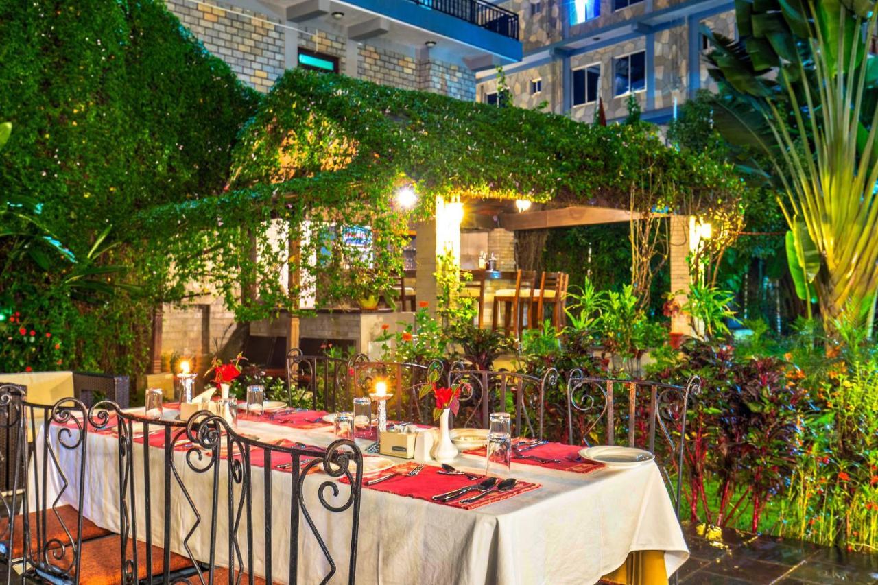 Da Yatra Courtyard Hotel Покхара Екстер'єр фото