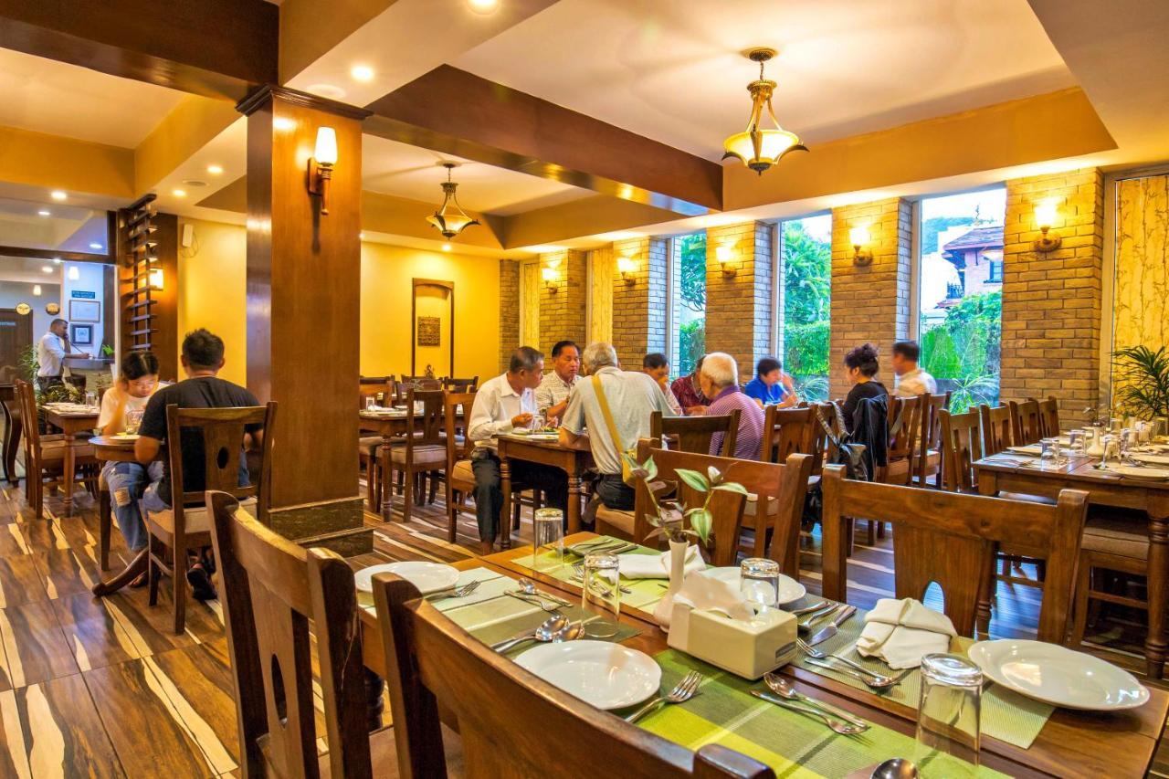Da Yatra Courtyard Hotel Покхара Екстер'єр фото