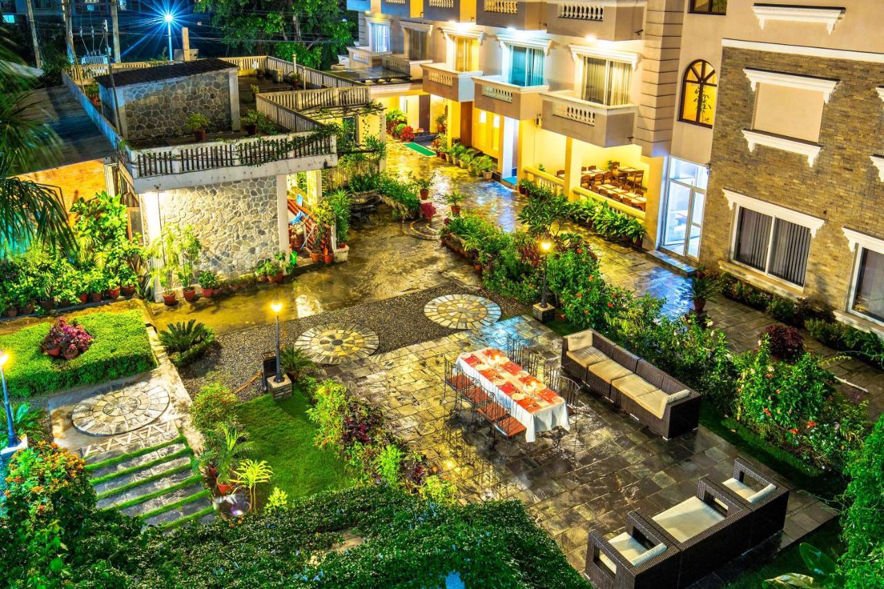 Da Yatra Courtyard Hotel Покхара Екстер'єр фото