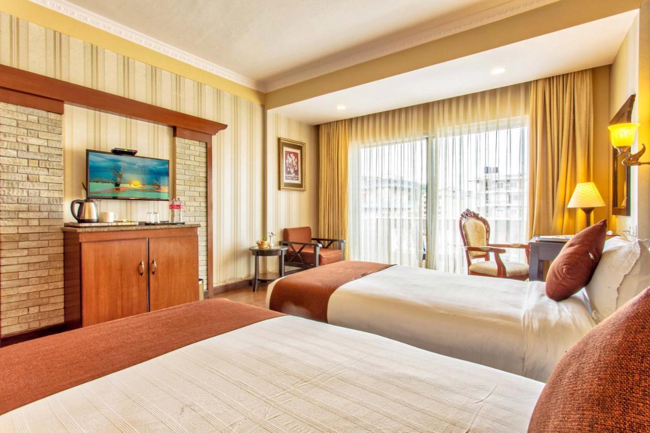 Da Yatra Courtyard Hotel Покхара Екстер'єр фото