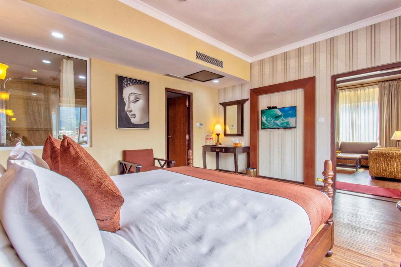 Da Yatra Courtyard Hotel Покхара Екстер'єр фото